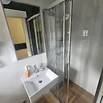 شقة Lovor