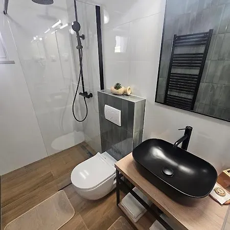 Apartment Lovor *