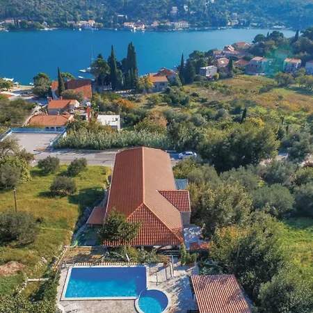 Lovor Apartment *